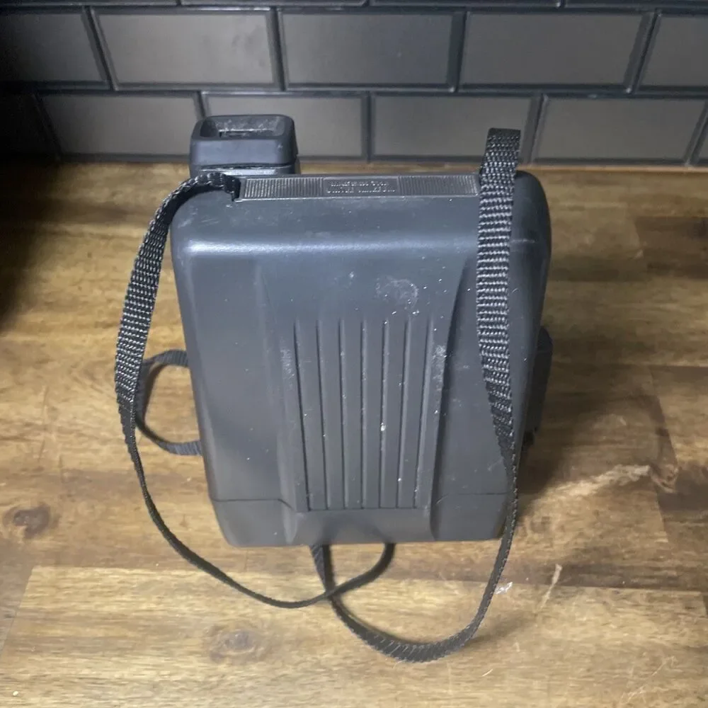 Vintage Polaroid One Step Close Up 600 Film Instant Camera with Strap - Works